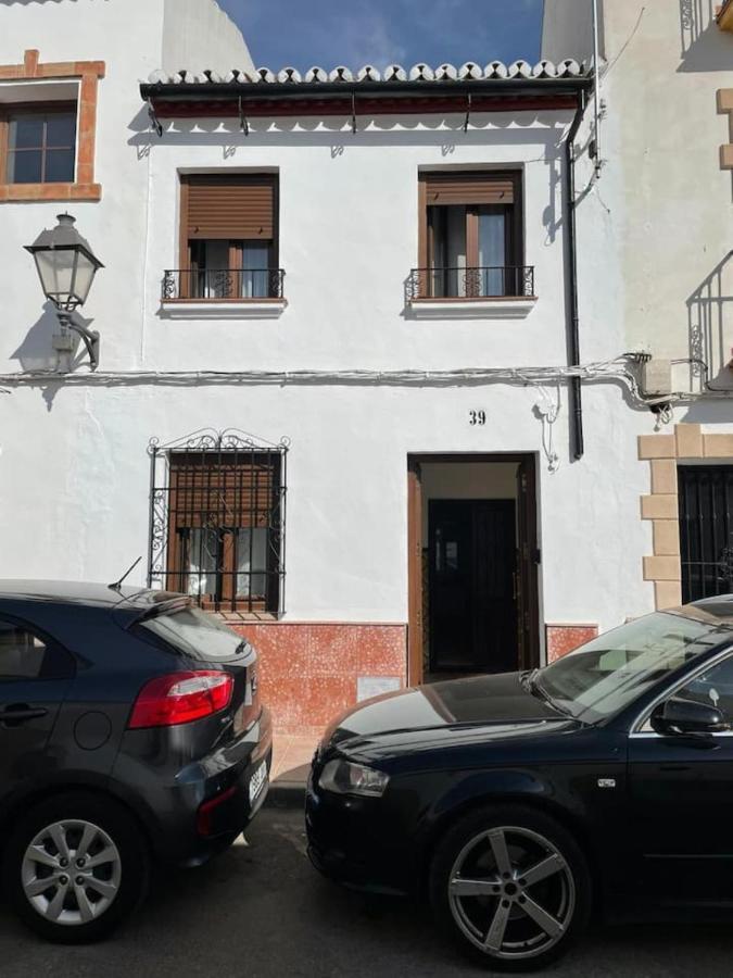Cozy Town House With Terrace And Free Wifi Villa Ronda Bagian luar foto