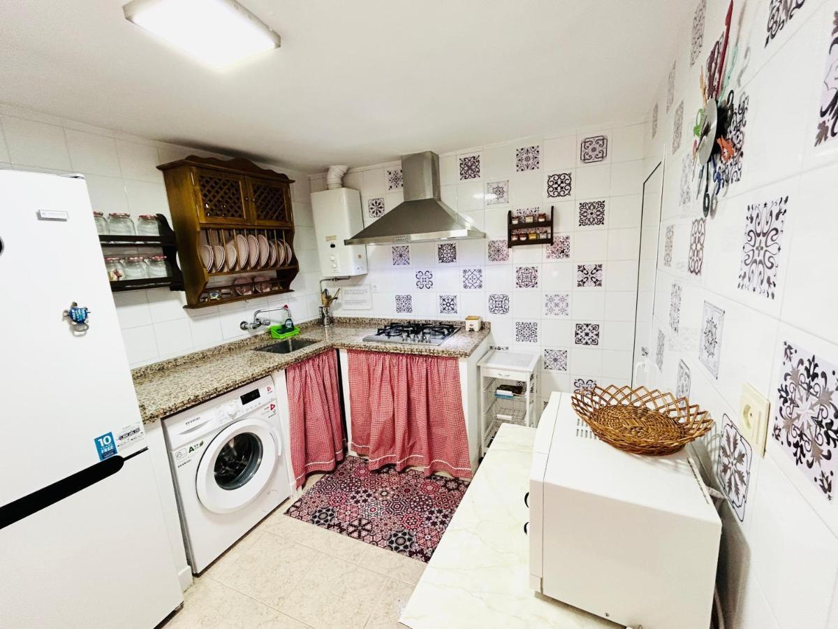 Cozy Town House With Terrace And Free Wifi Villa Ronda Bagian luar foto