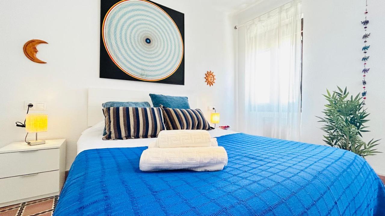 Cozy Town House With Terrace And Free Wifi Villa Ronda Bagian luar foto