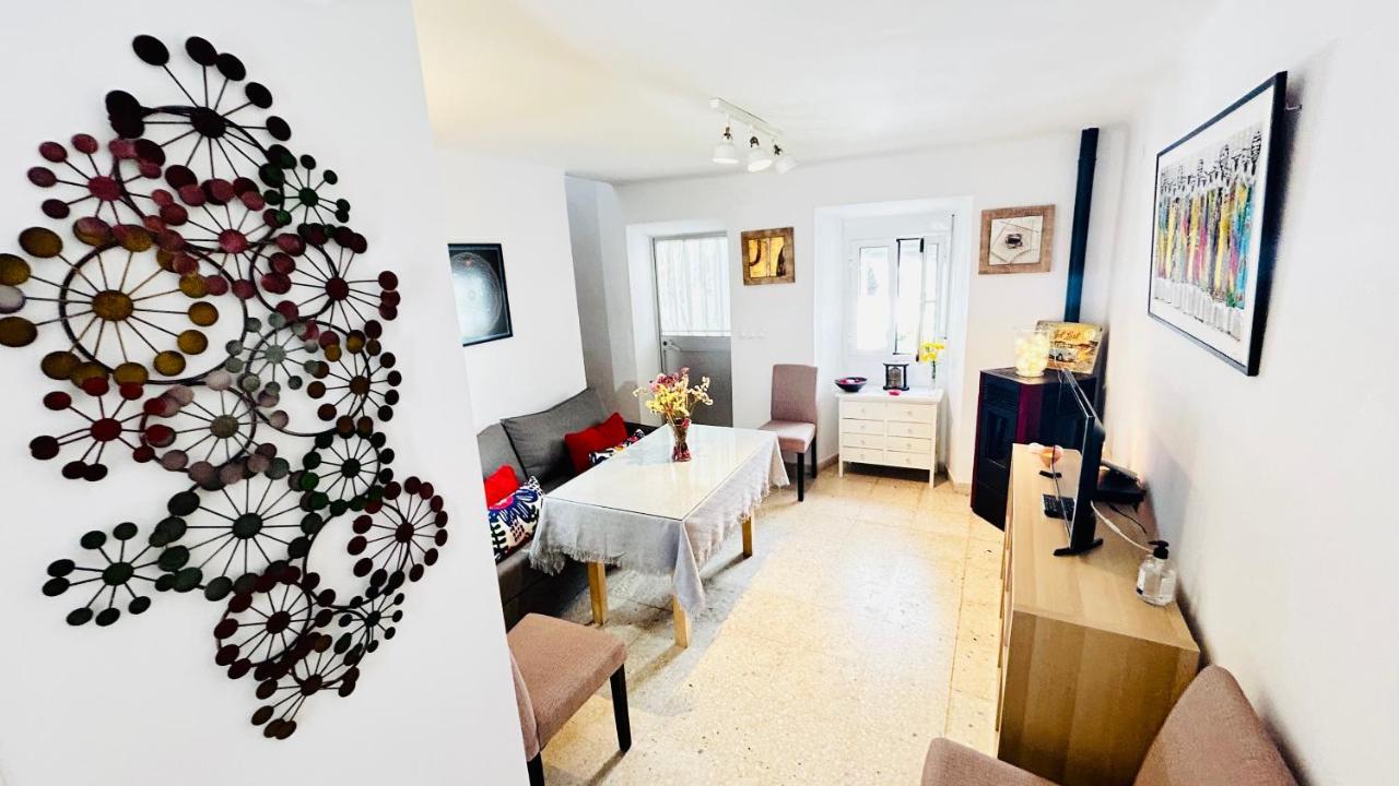 Cozy Town House With Terrace And Free Wifi Villa Ronda Bagian luar foto