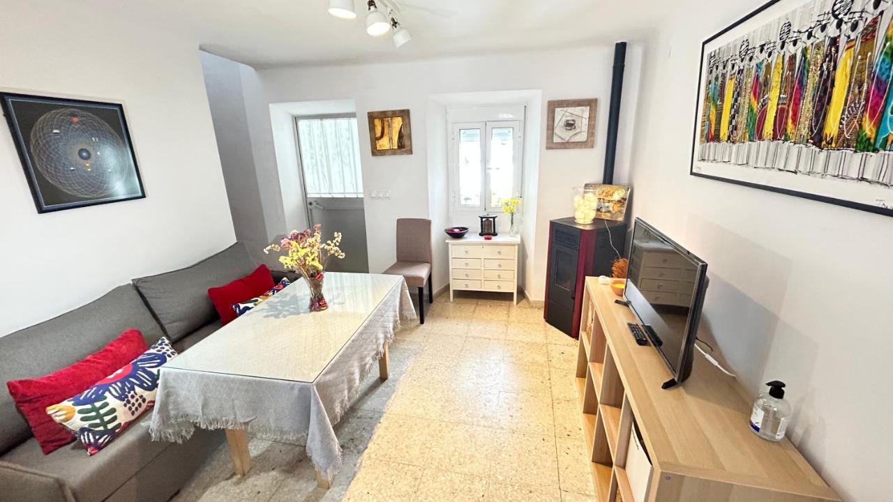 Cozy Town House With Terrace And Free Wifi Villa Ronda Bagian luar foto