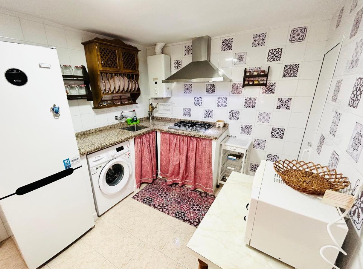 Cozy Town House With Terrace And Free Wifi Villa Ronda Bagian luar foto